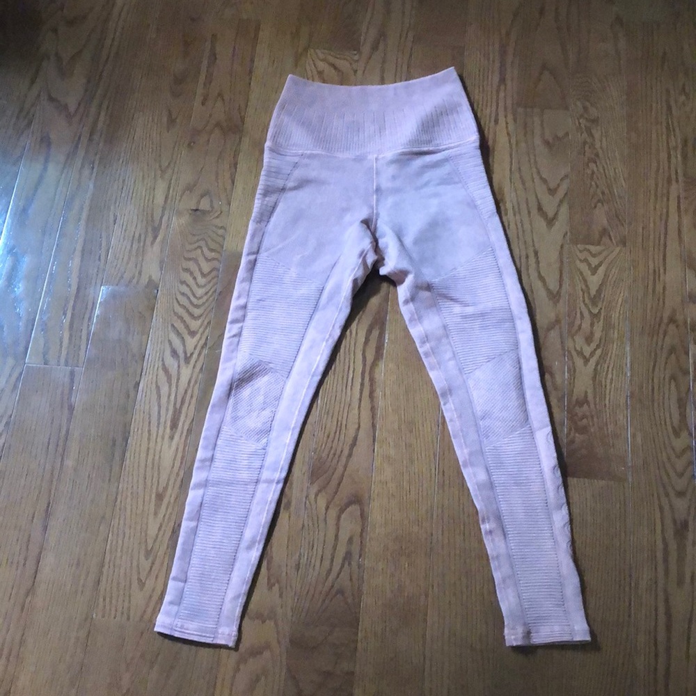Like New Phoenix Fire Leggings in Rose Quartz